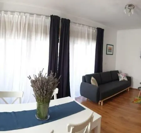 Central, Spacious, Great View Apartment *