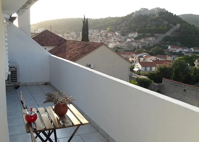 Central, Spacious, Great View 赫瓦尔