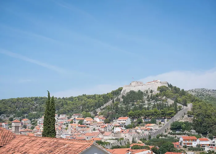 Central, Spacious, Great View * 赫瓦尔