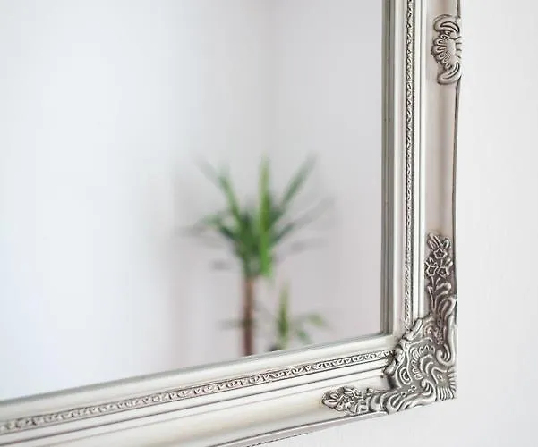 Central, Spacious, Great View 公寓 *