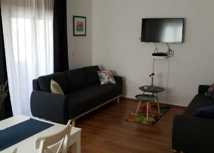 Central, Spacious, Great View * 赫瓦尔