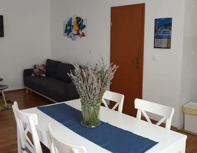 Central, Spacious, Great View 公寓 *