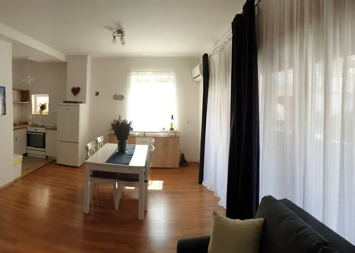 Central, Spacious, Great View 公寓 *