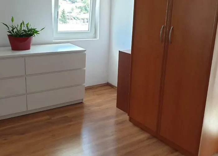 Central, Spacious, Great View * 赫瓦尔