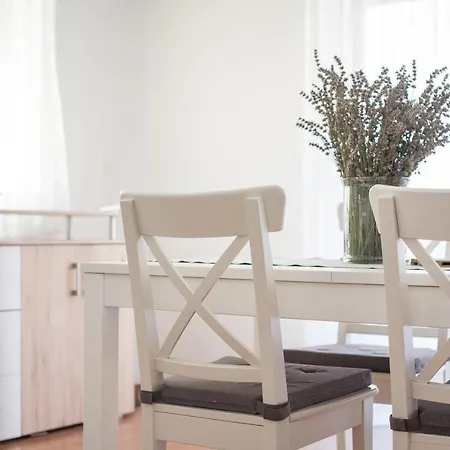 Central, Spacious, Great View *