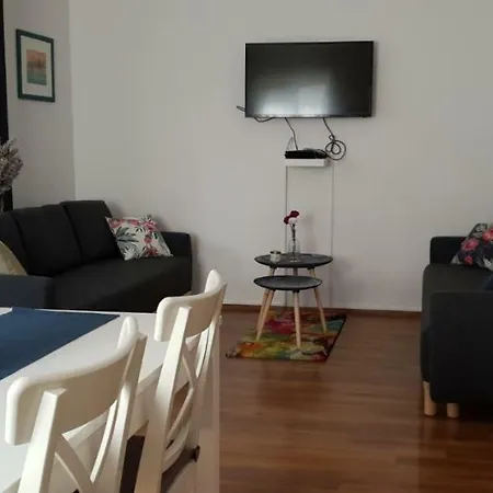 Central, Spacious, Great View Apartment *